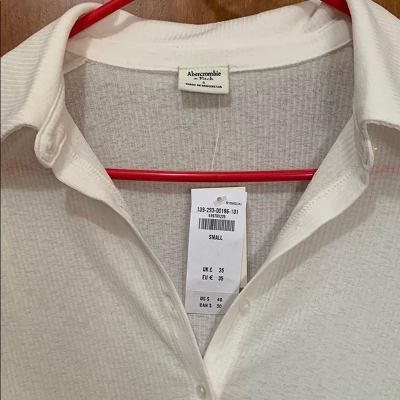 Abercrombie White and Blue Sheer Button Tops - Picture 2 of 6